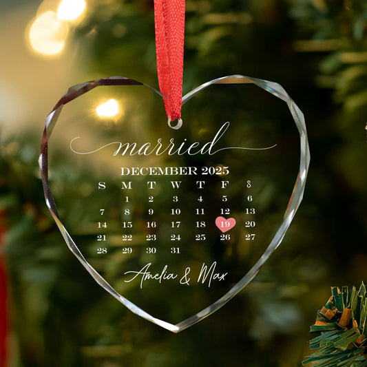 Personalized 1st Married Christmas Ornaments 2025, Wedding Gifts for Couples or Friends